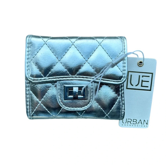 Urban Expressions Shantel Quilted Silver Wallet Locking - Picture 1 of 3